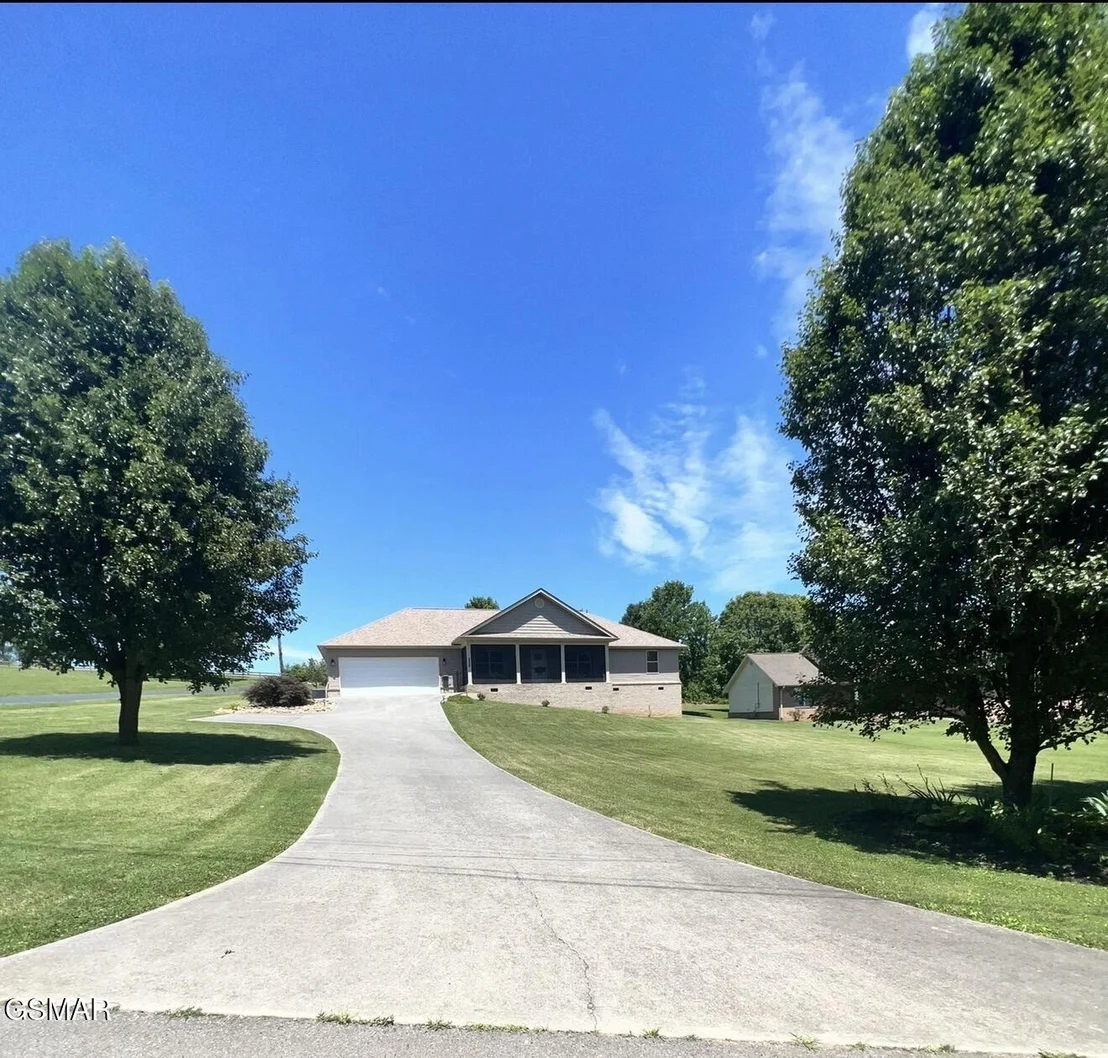 Photo of 2449 Oakview Lane