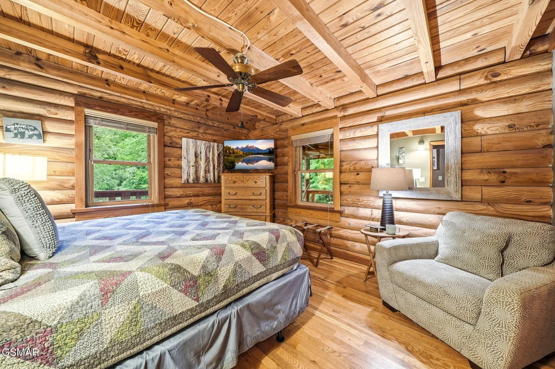 Photo of 1563 Grant Road