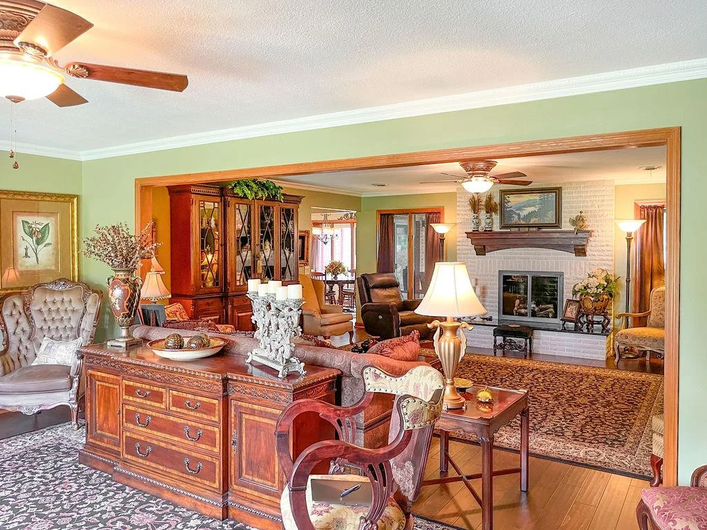 Photo of 1349 Beechview Drive