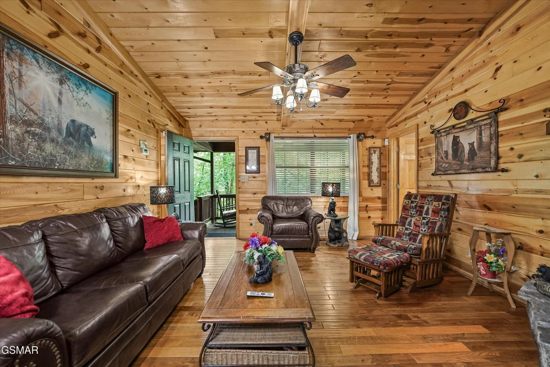Photo of 615 Iron Mountain Road