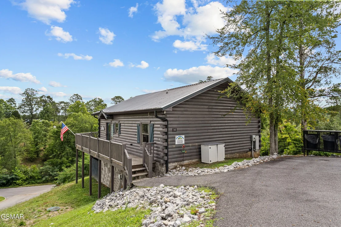 Photo of 705 Rondayview Lane
