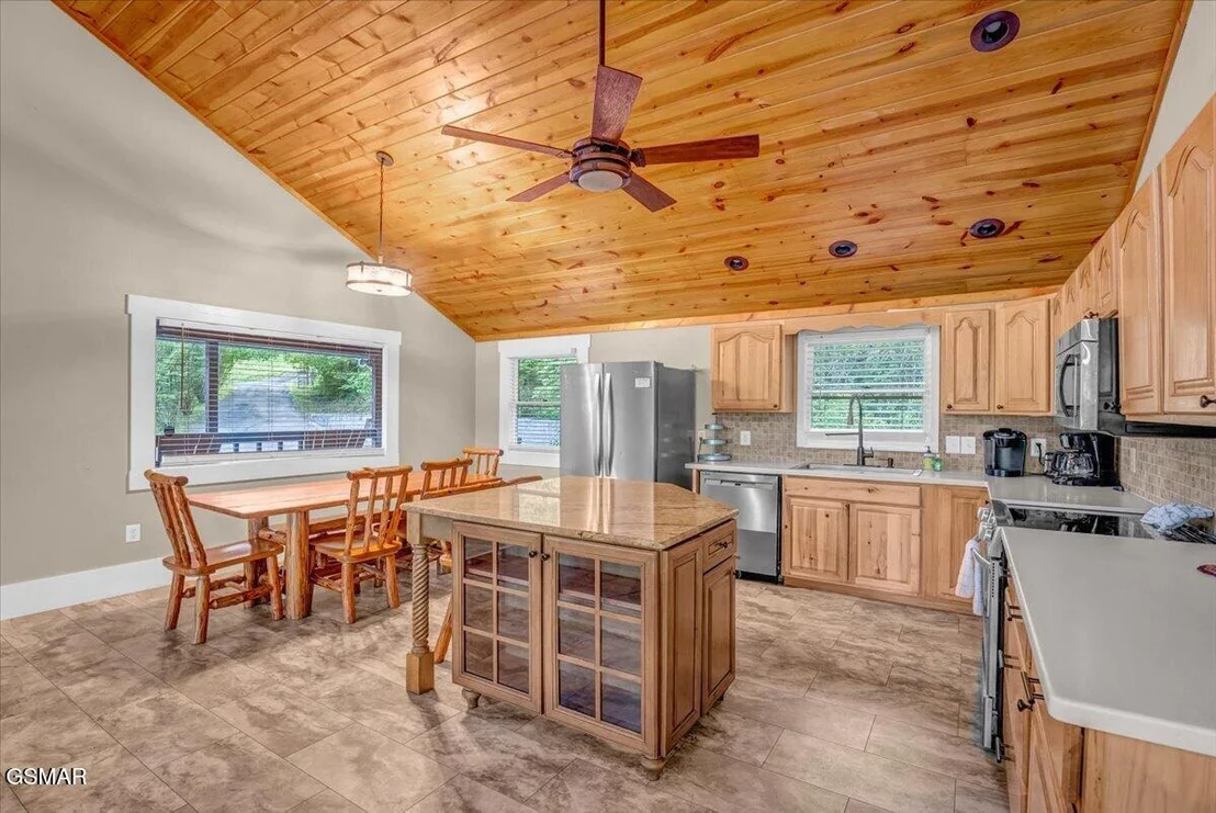 Photo of 1463 Red Cedar Lane