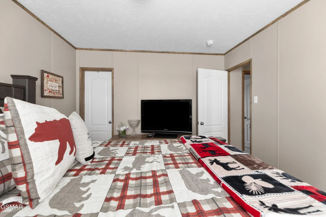 Photo of 405 Barry Cove