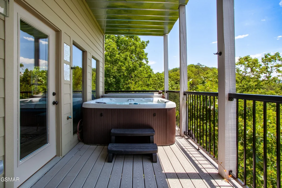 Photo of 920 Falcon View Way