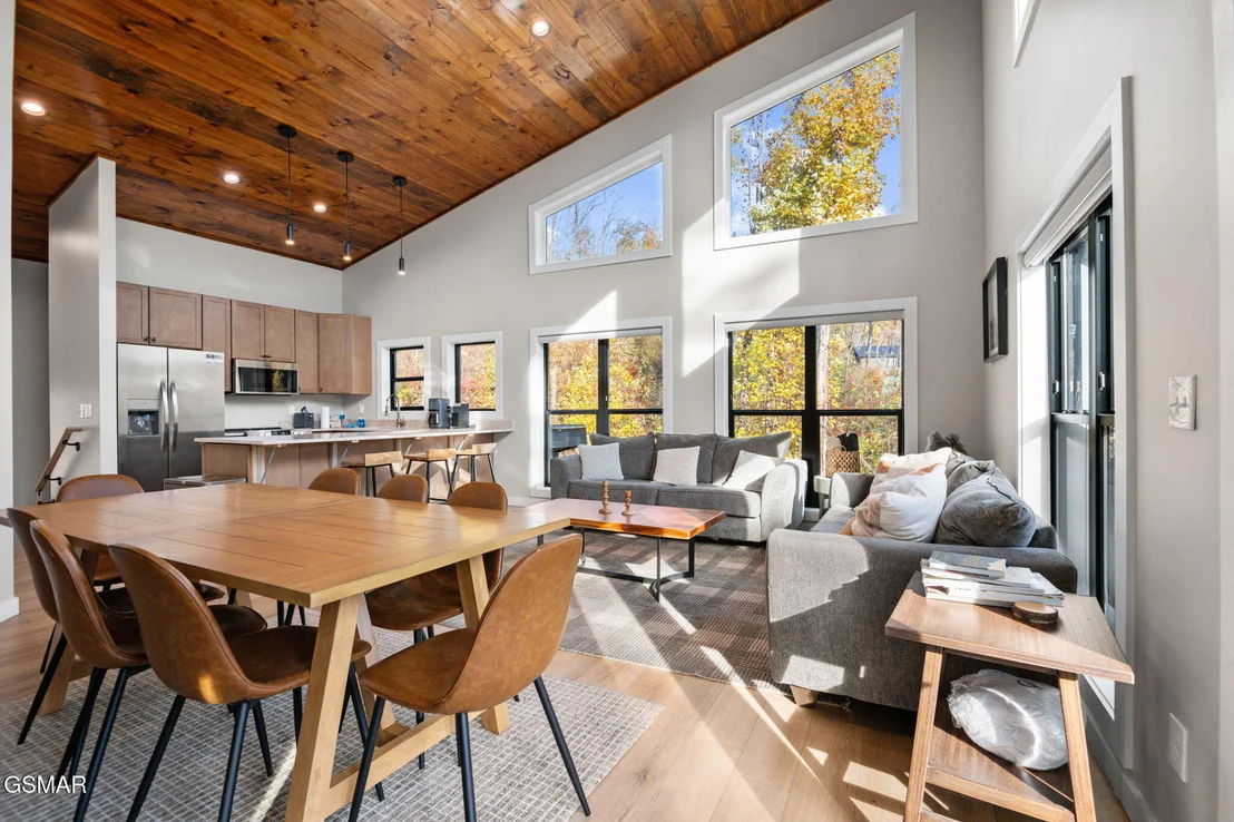 Photo of 2216 Headrick Lead