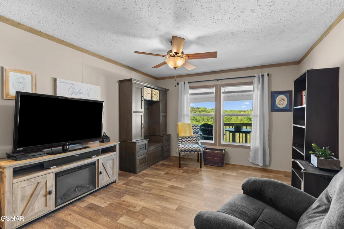 Photo of 405 Barry Cove