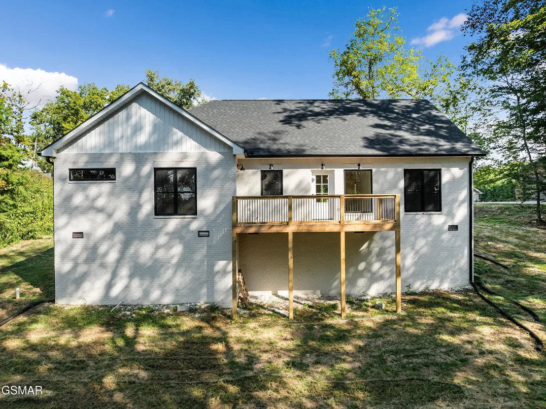 Photo of 1430 Beechtop Lane