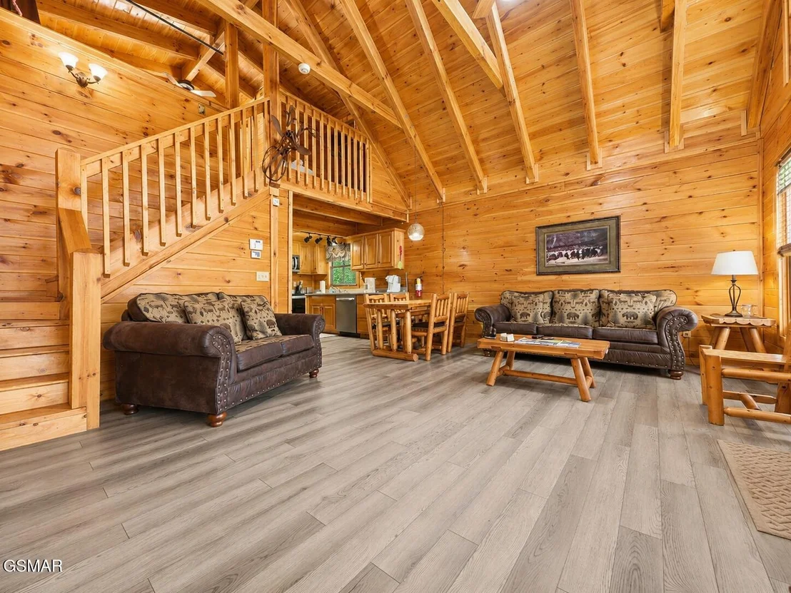 Photo of 952 Iron Mtn Road