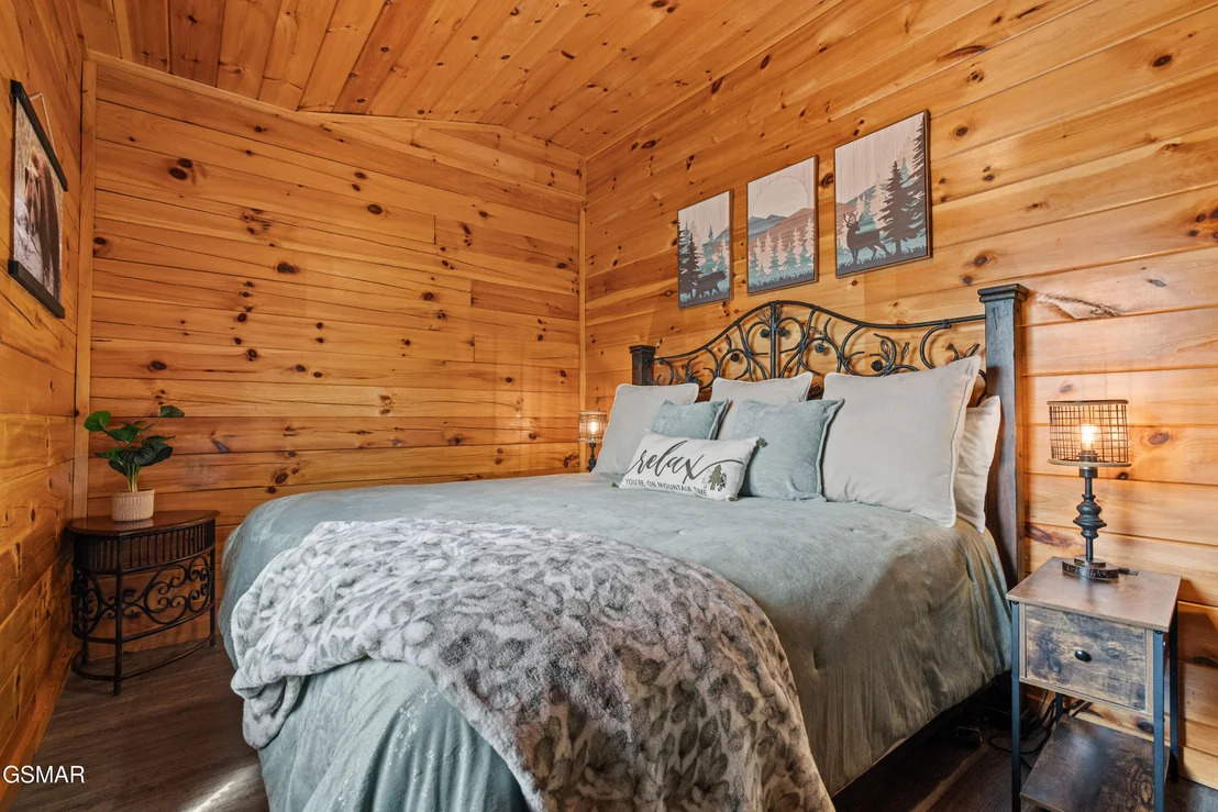 Photo of 705 Rondayview Lane