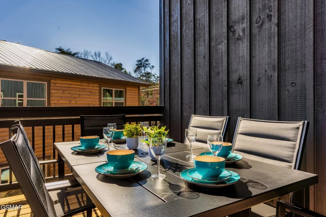 Photo of 2852 Sequoia Road