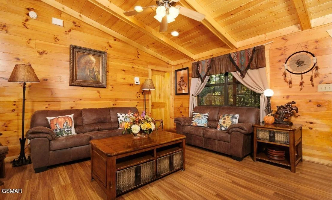 Photo of 617 Iron Mountain Road
