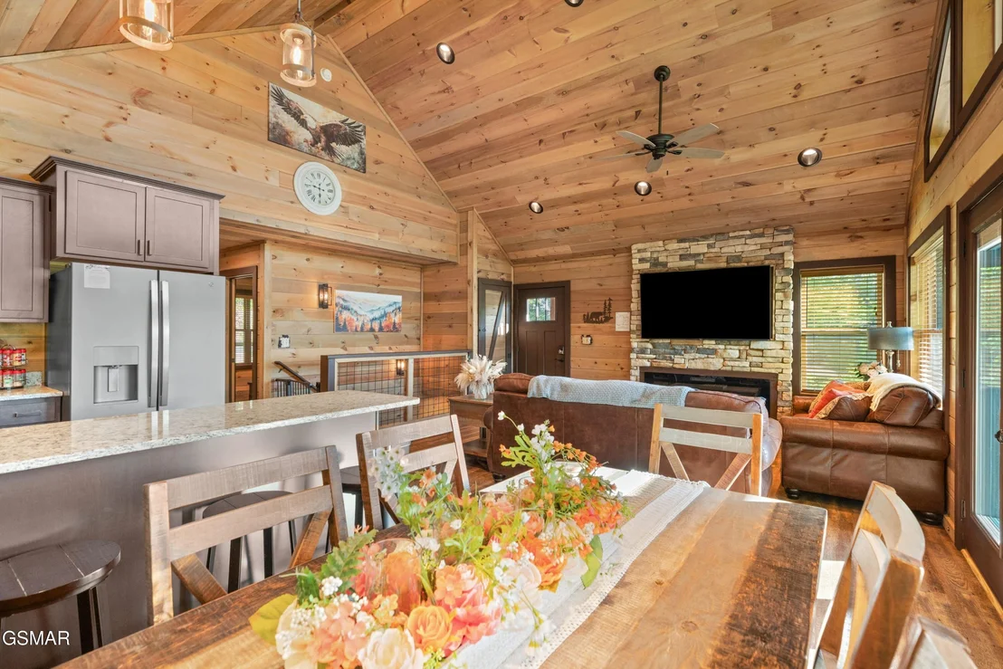 Photo of 2624 Overholt Trail