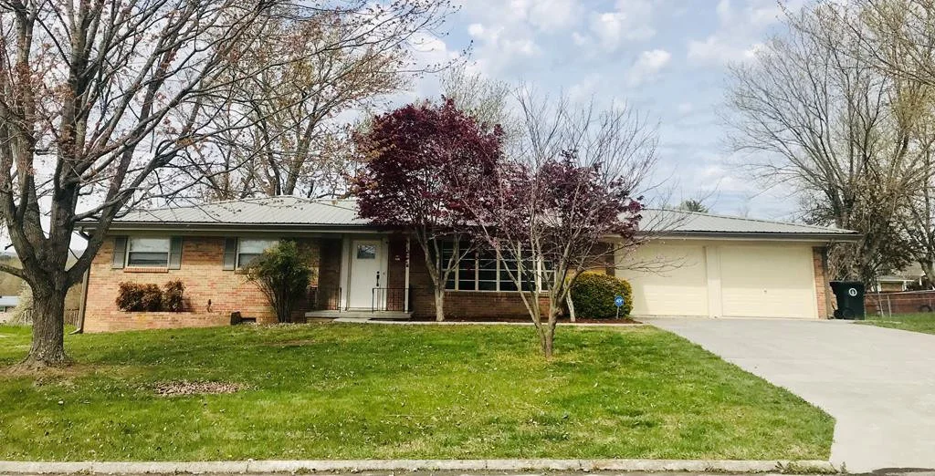 Photo of 2565 Mountain View Drive