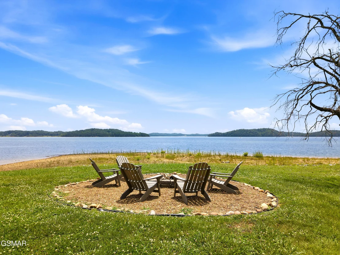 Photo of 705 Waters Edge