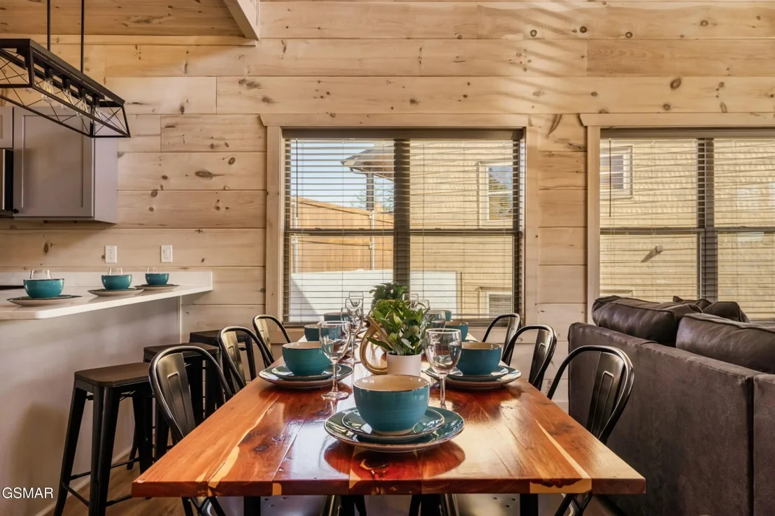 Photo of 2852 Sequoia Road