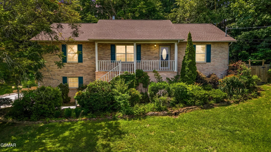 Photo of 716 Whippoorwill Circle