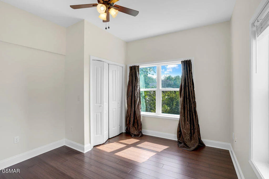 Photo of 1202 Foxwood Drive
