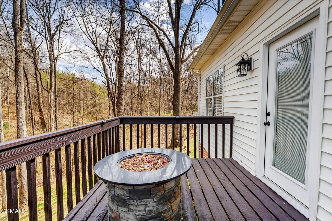Photo of 1050 Briar Court