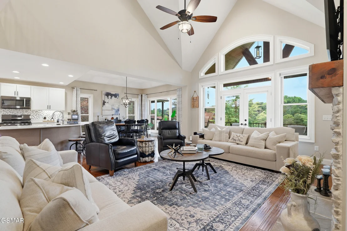 Photo of 705 Waters Edge
