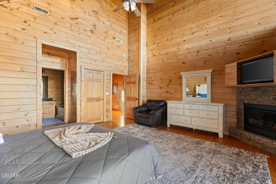 Photo of 950 Black Bear Cub Way