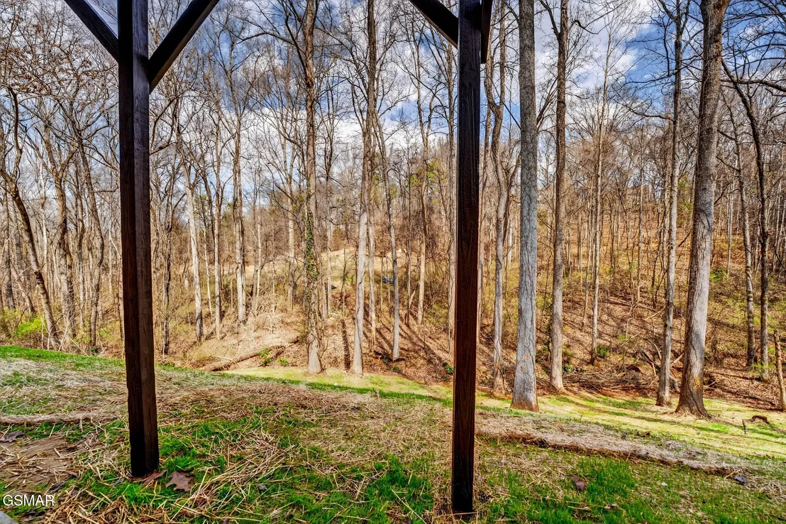 Photo of 1050 Briar Court