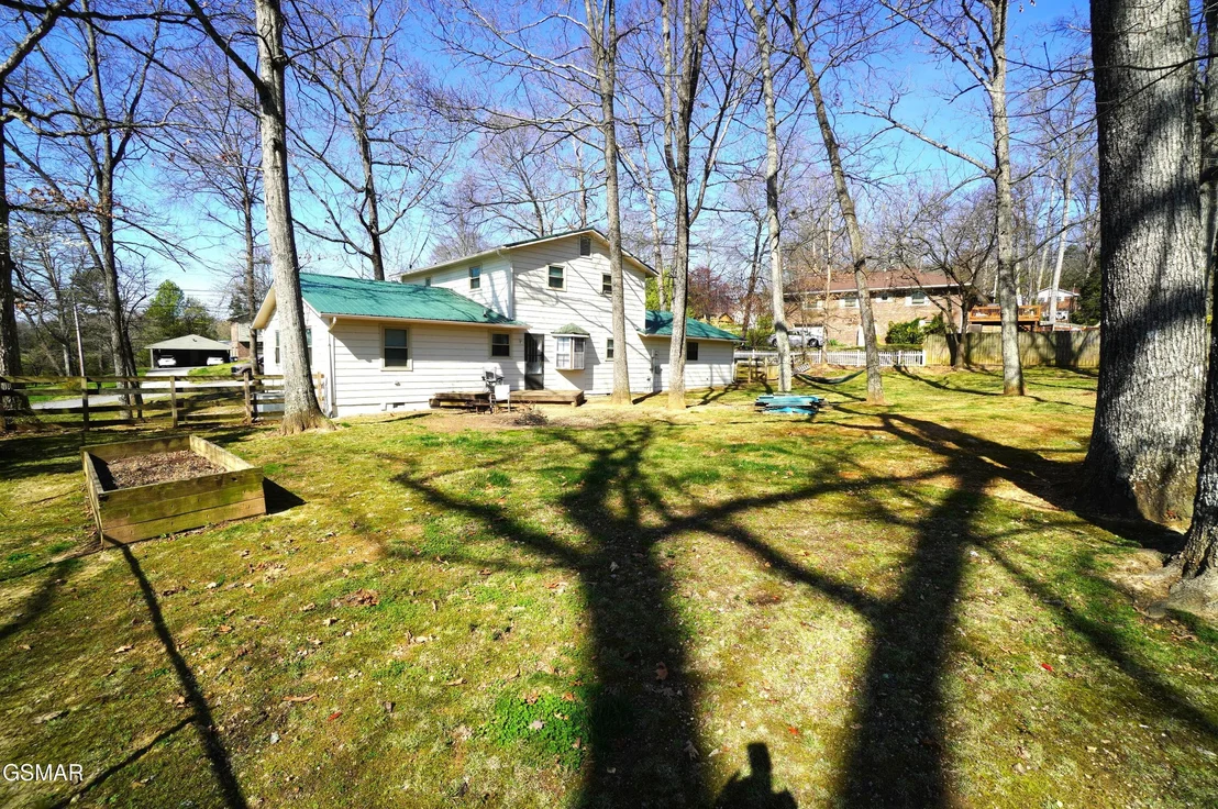 Photo of 720 White Oak Circle