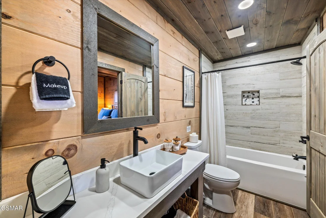 Photo of 1518 Bear Valley Road
