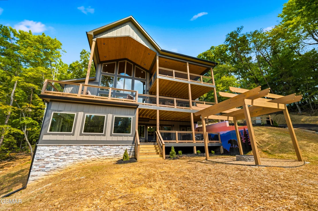 Photo of 3839 Revetta Circle