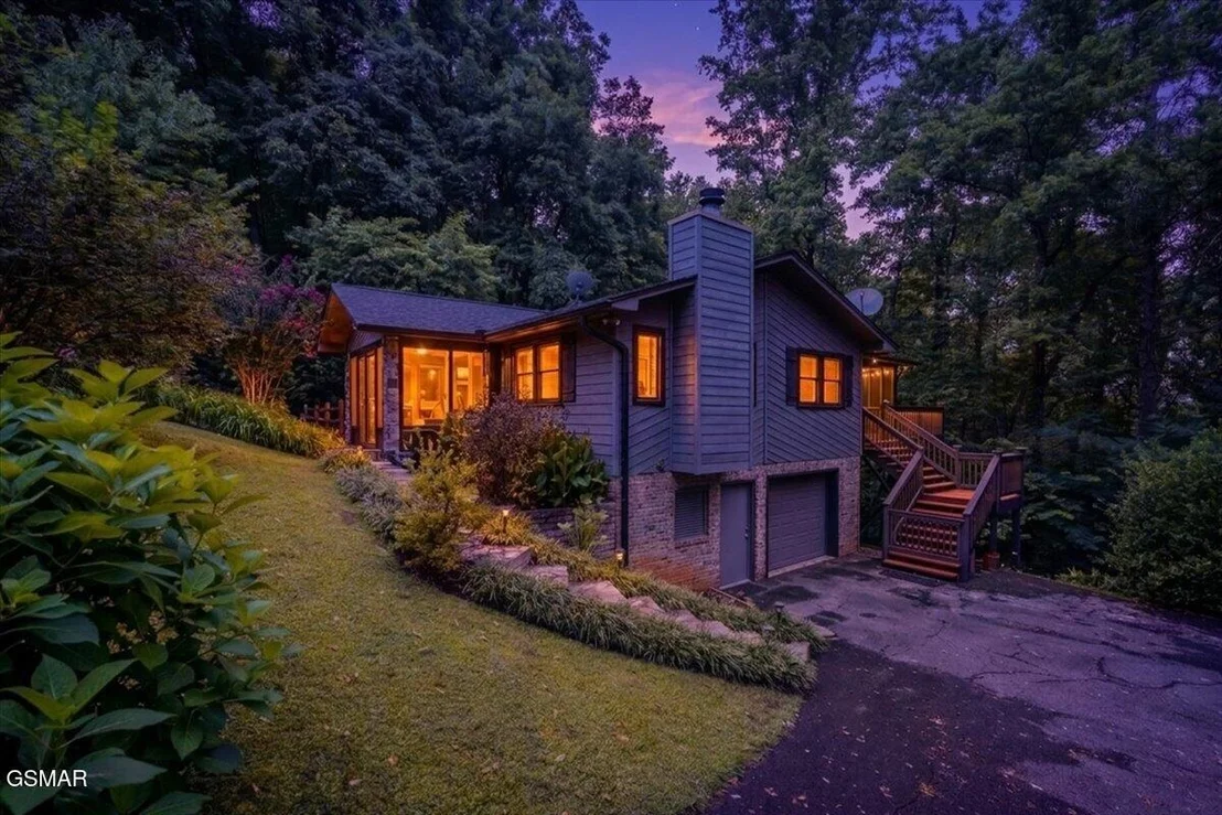 Photo of 1931 Spring Hill Drive