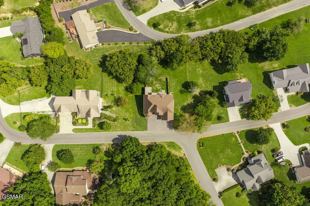 Photo of 1202 Foxwood Drive