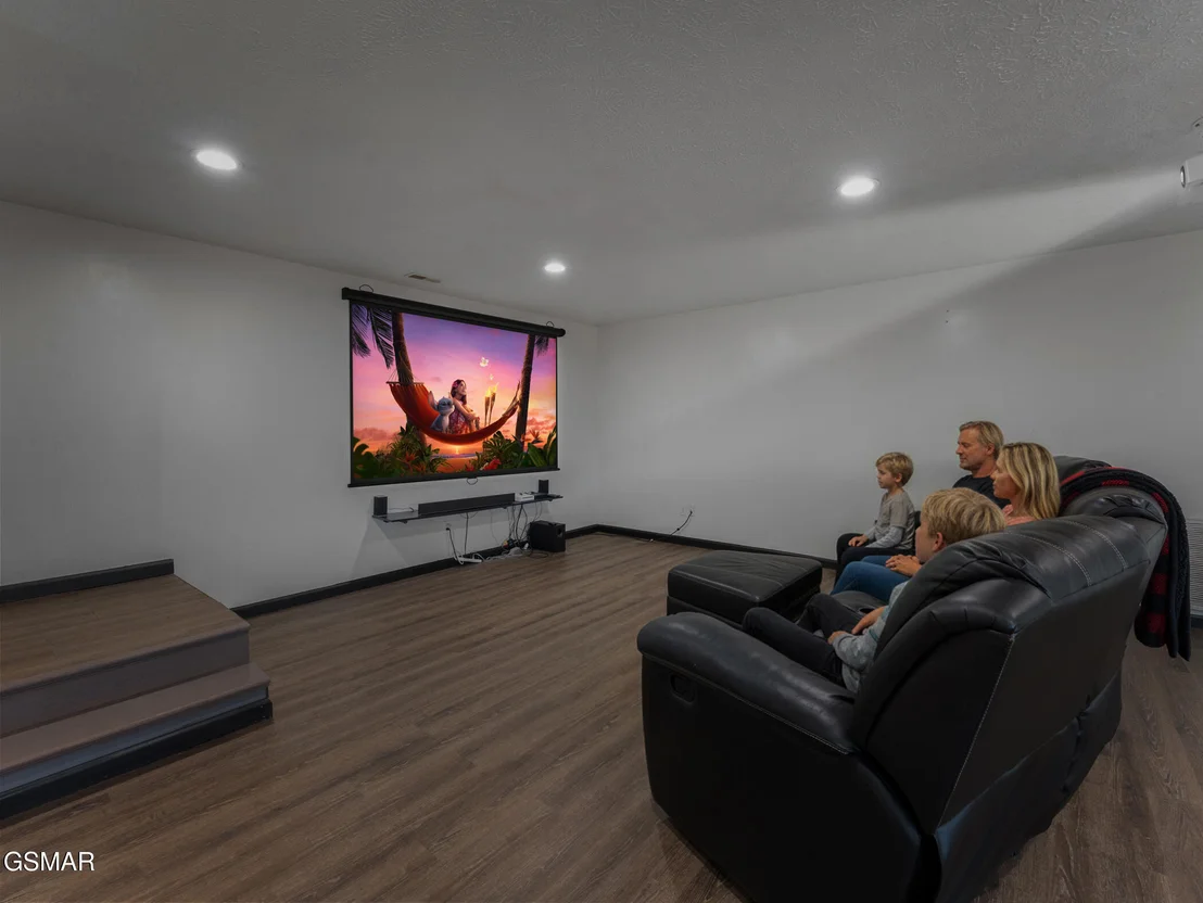 Photo of 1033 Sunset View Road