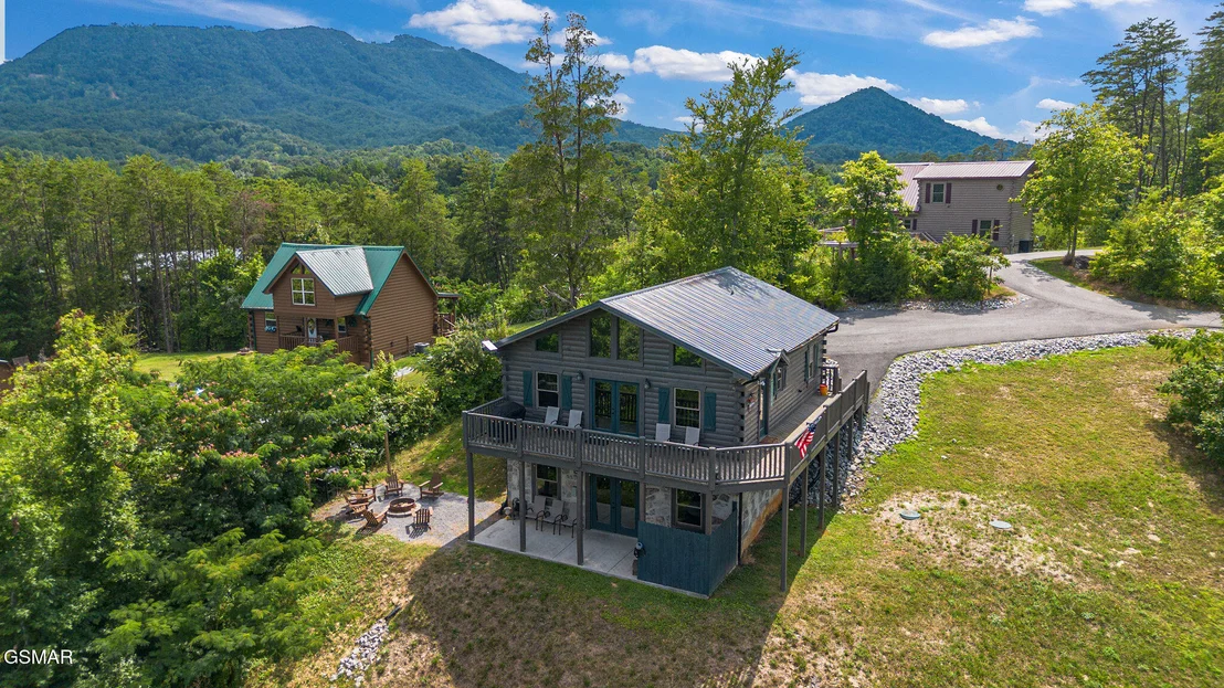 Photo of 705 Rondayview Lane