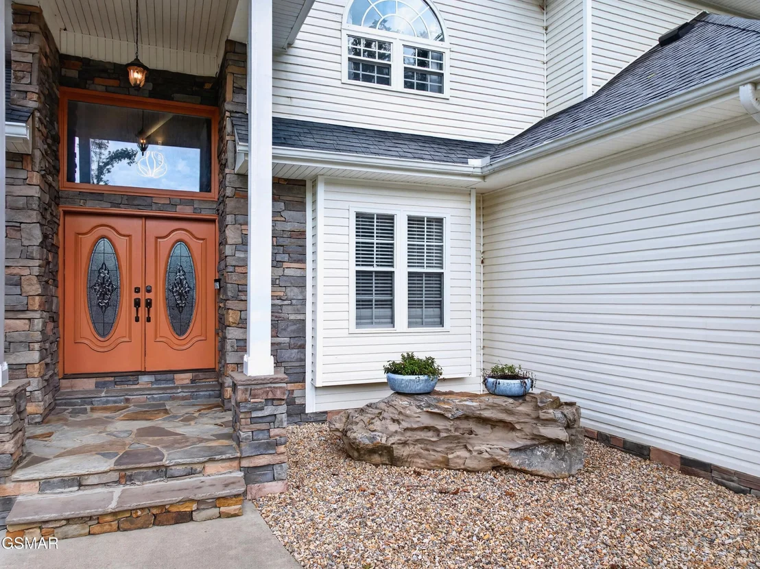 Photo of 917 Crickett Drive