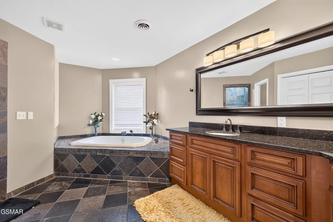 Photo of 917 Crickett Drive