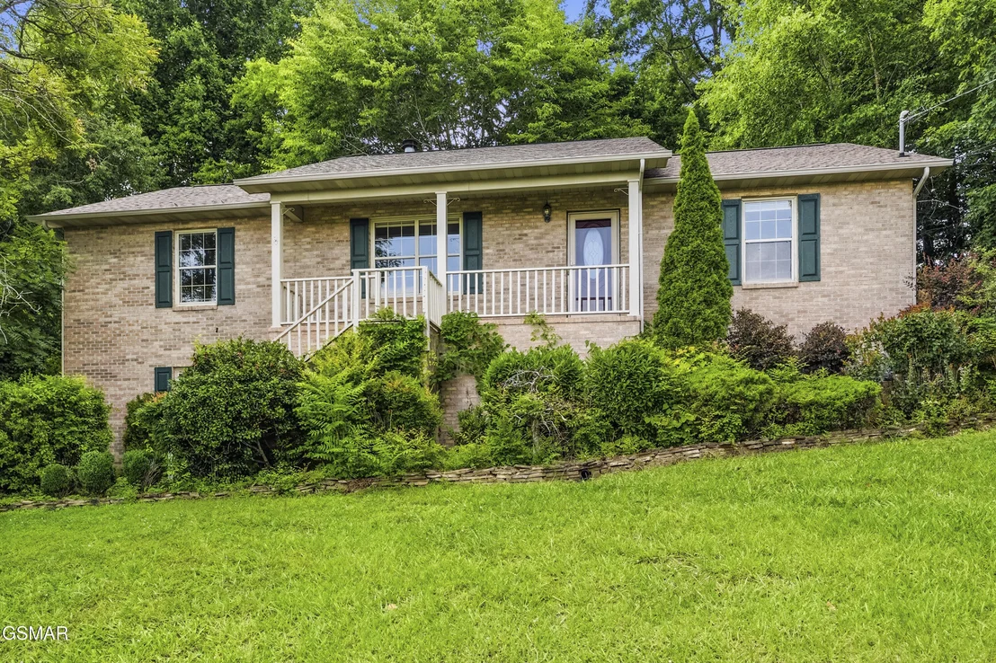 Photo of 716 Whippoorwill Circle