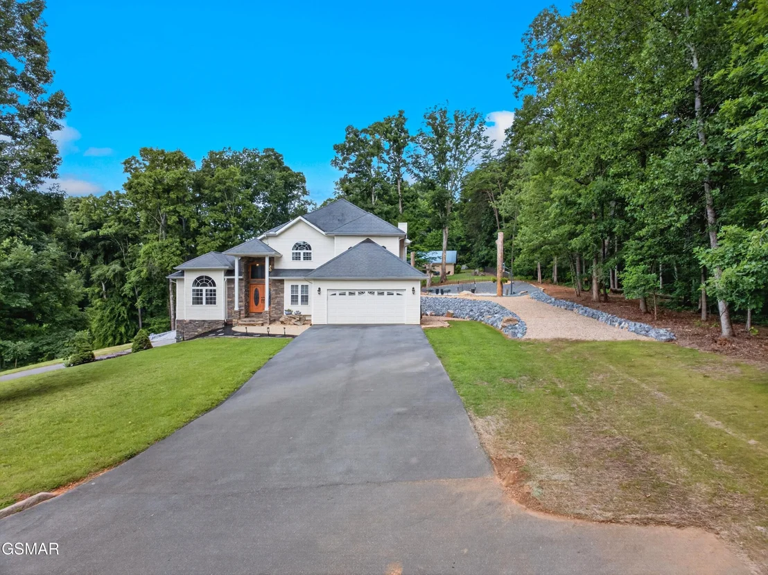 Photo of 917 Crickett Drive