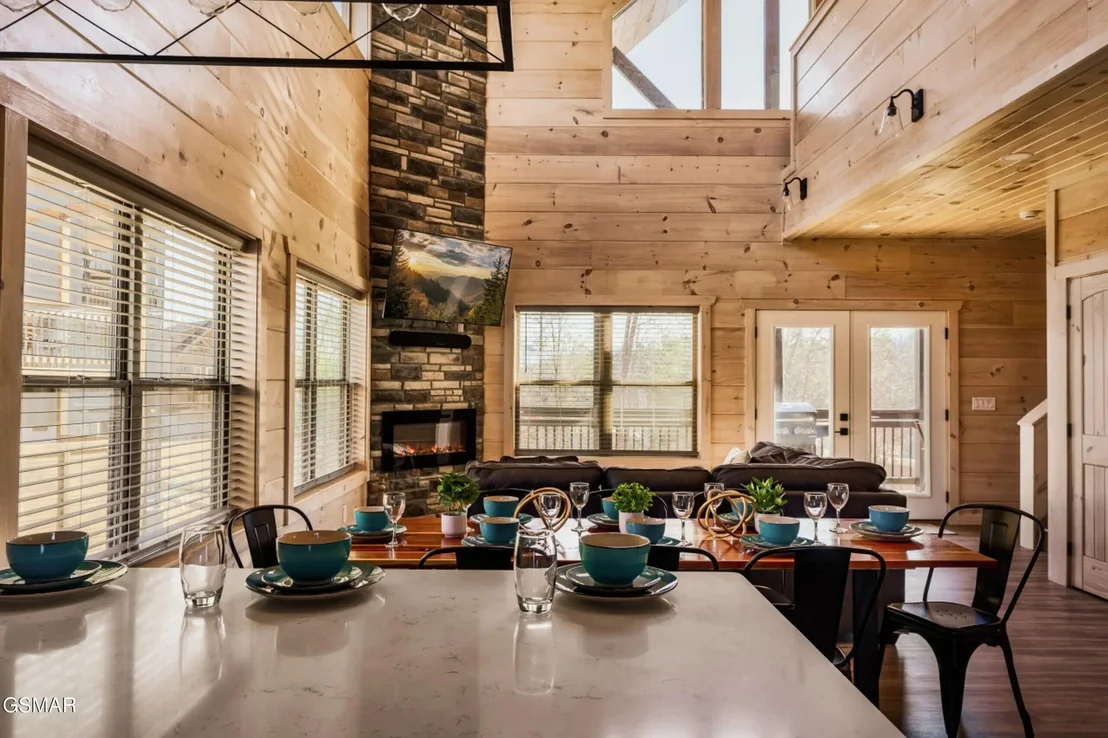 Photo of 2852 Sequoia Road