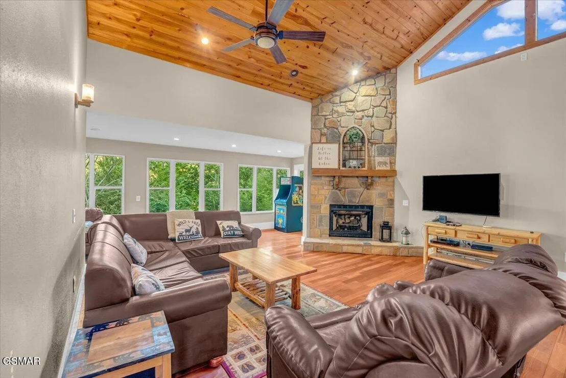 Photo of 1463 Red Cedar Lane
