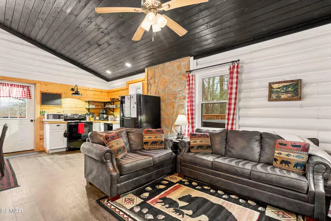 Photo of 1065 Shell Mountain Road