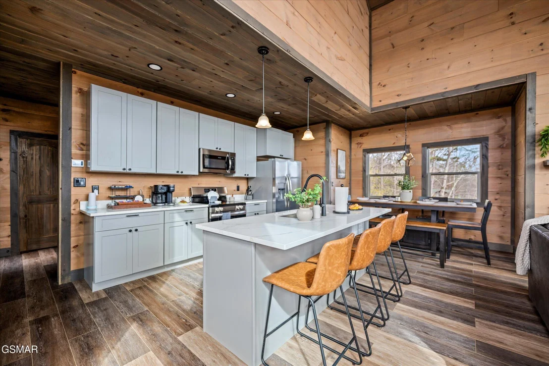 Photo of 1518 Bear Valley Road