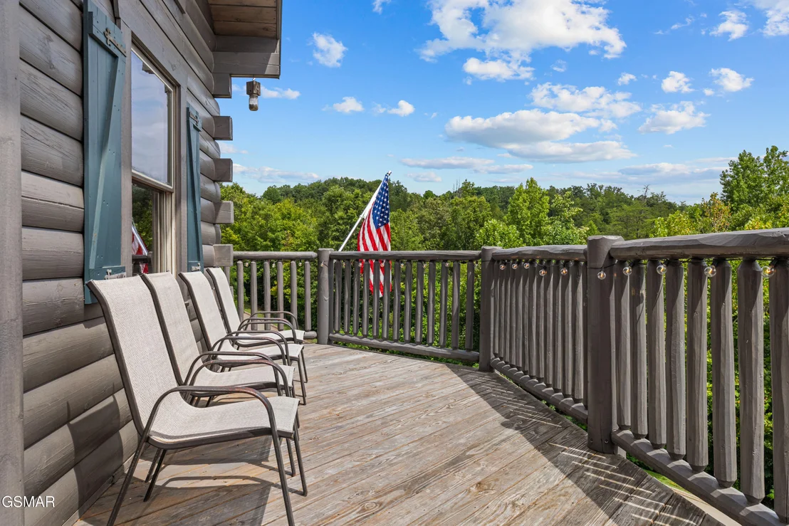 Photo of 705 Rondayview Lane