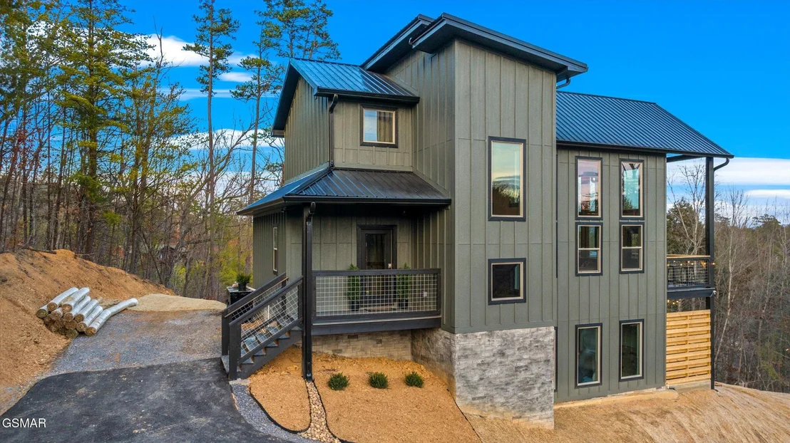Photo of 1518 Bear Valley Road