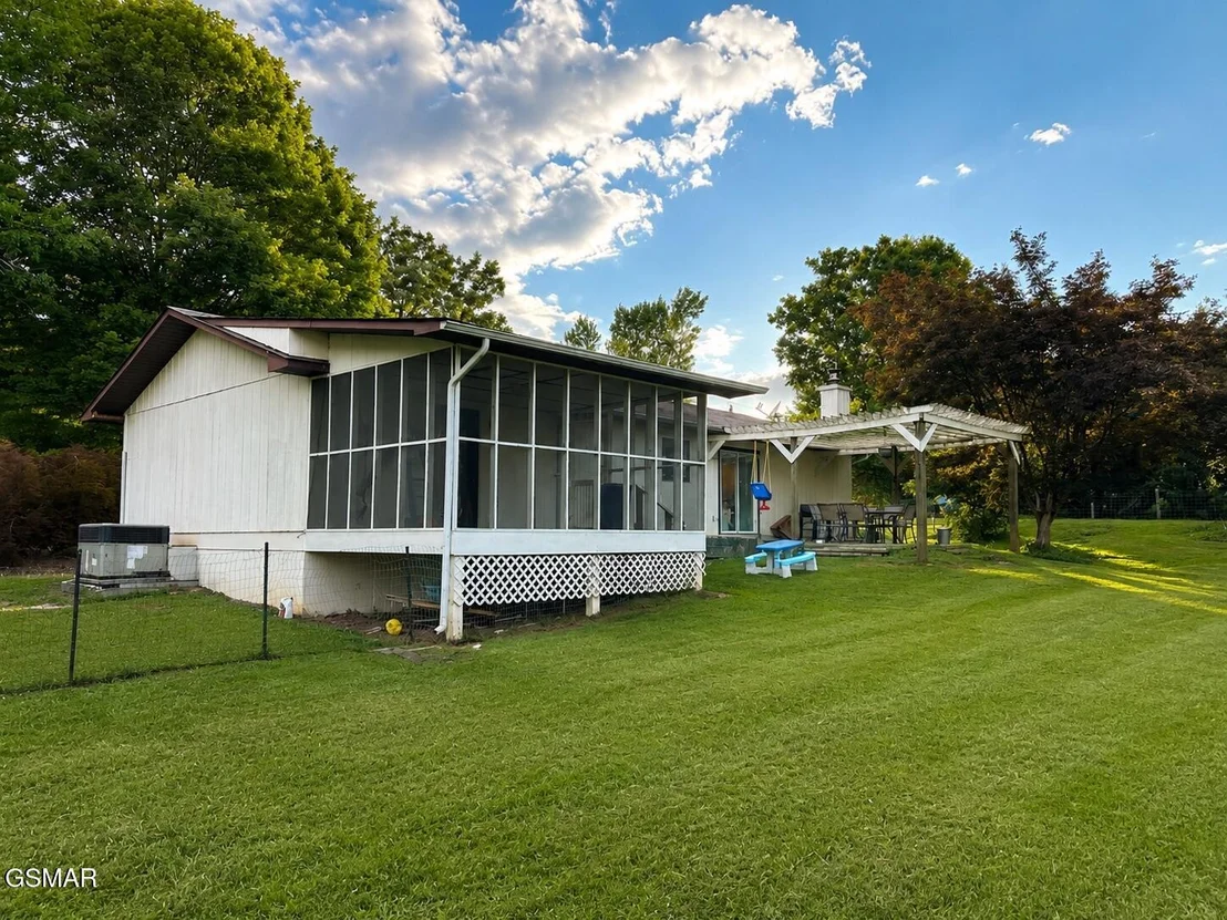 Photo of 571 Patterson Road