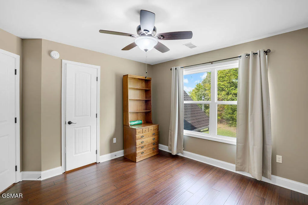 Photo of 1202 Foxwood Drive
