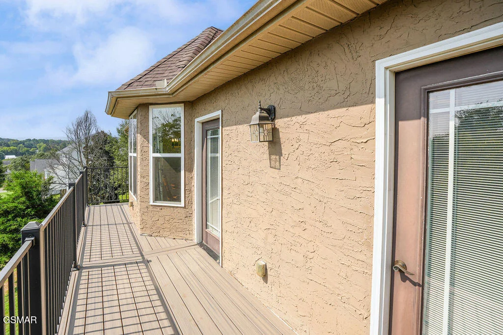 Photo of 1202 Foxwood Drive
