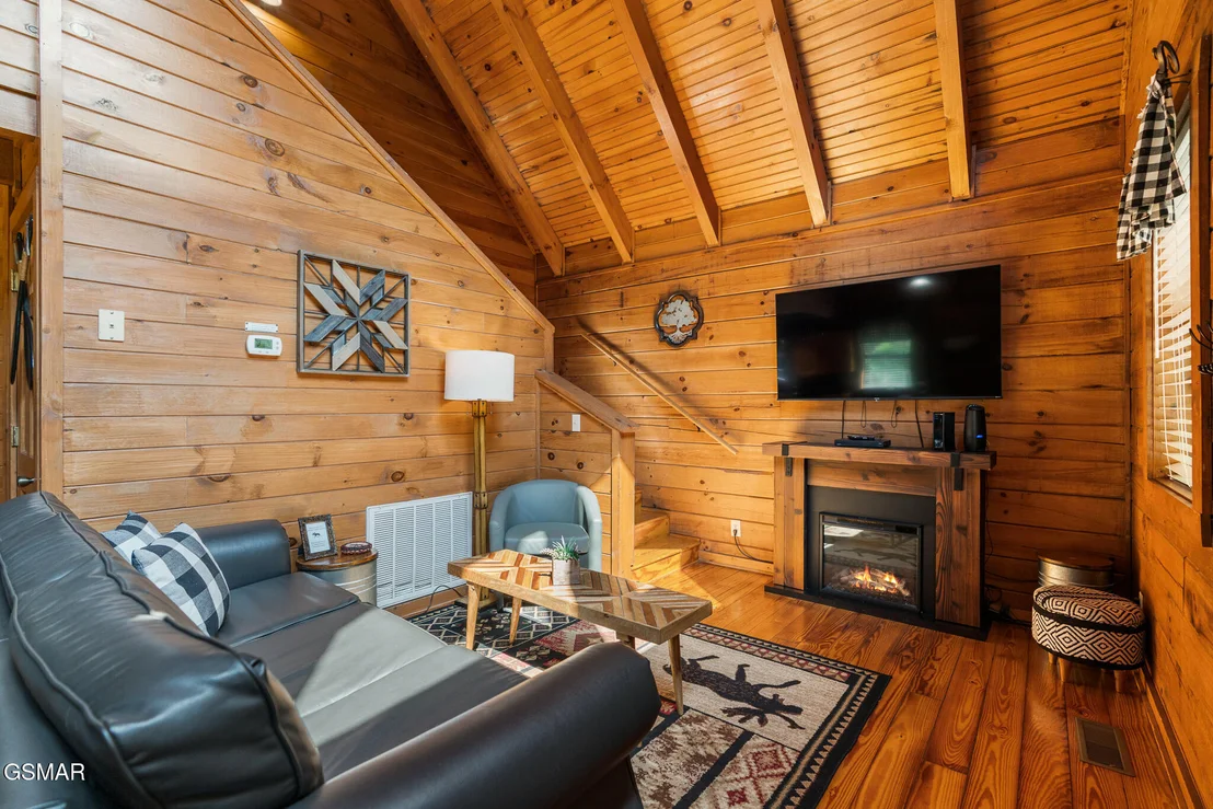 Photo of 439 Hideaway Ridge Circle