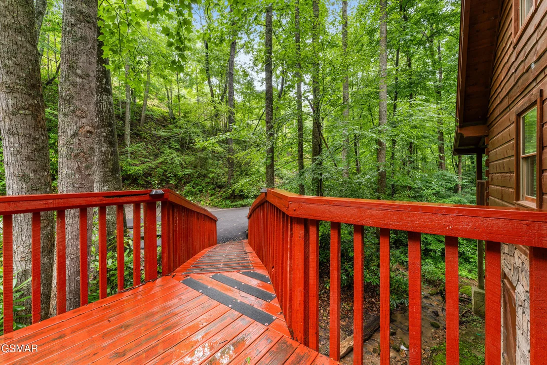 Photo of 1823 Laurel Valley Way