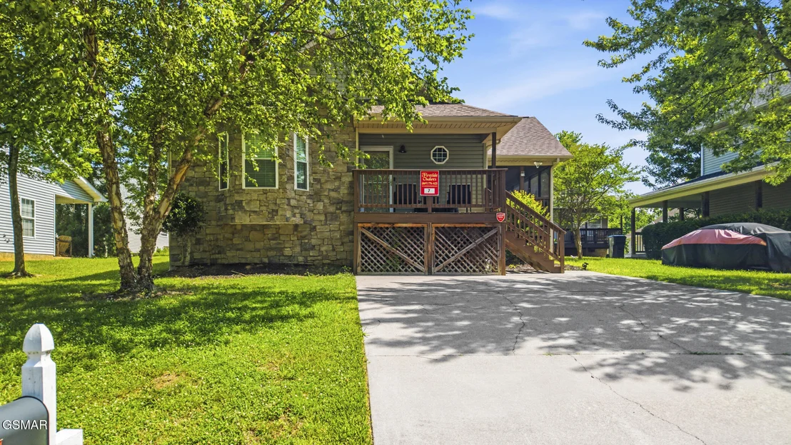 Photo of 650 Lloyd Huskey Road