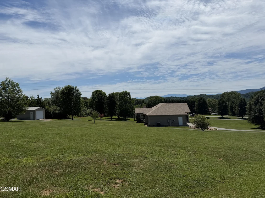 Photo of 2449 Oakview Lane