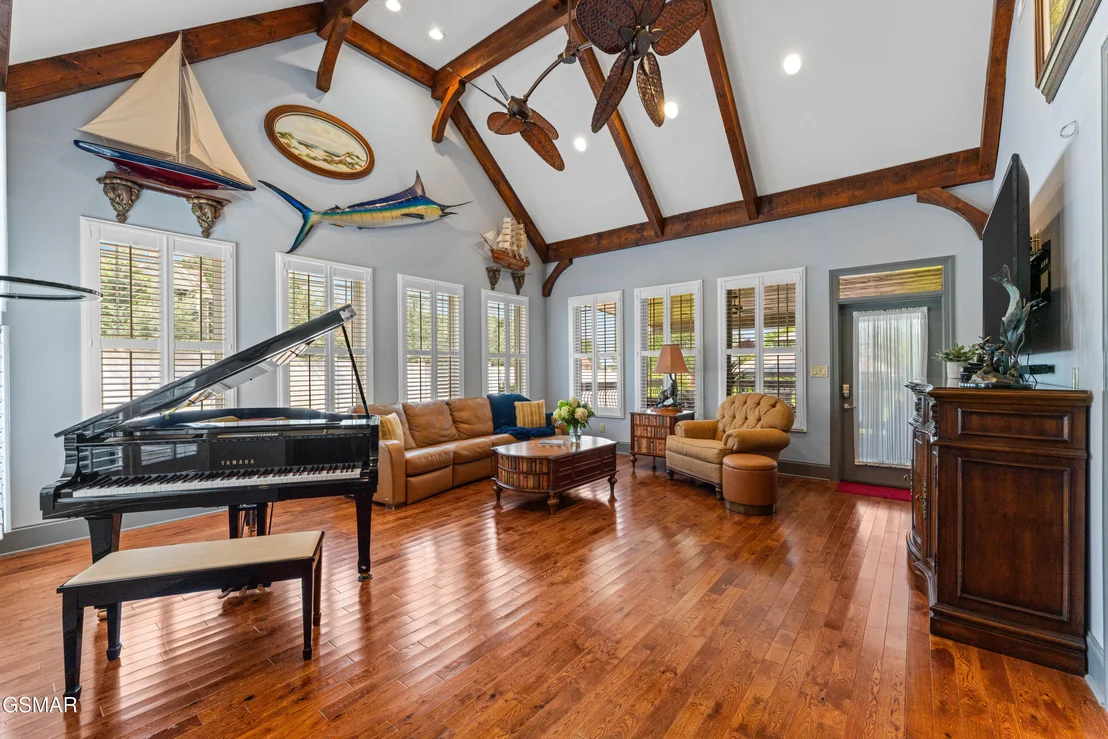 Photo of 2399 McCleary Road